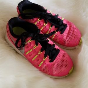 Pink and black Nike tennis shoes sneakers